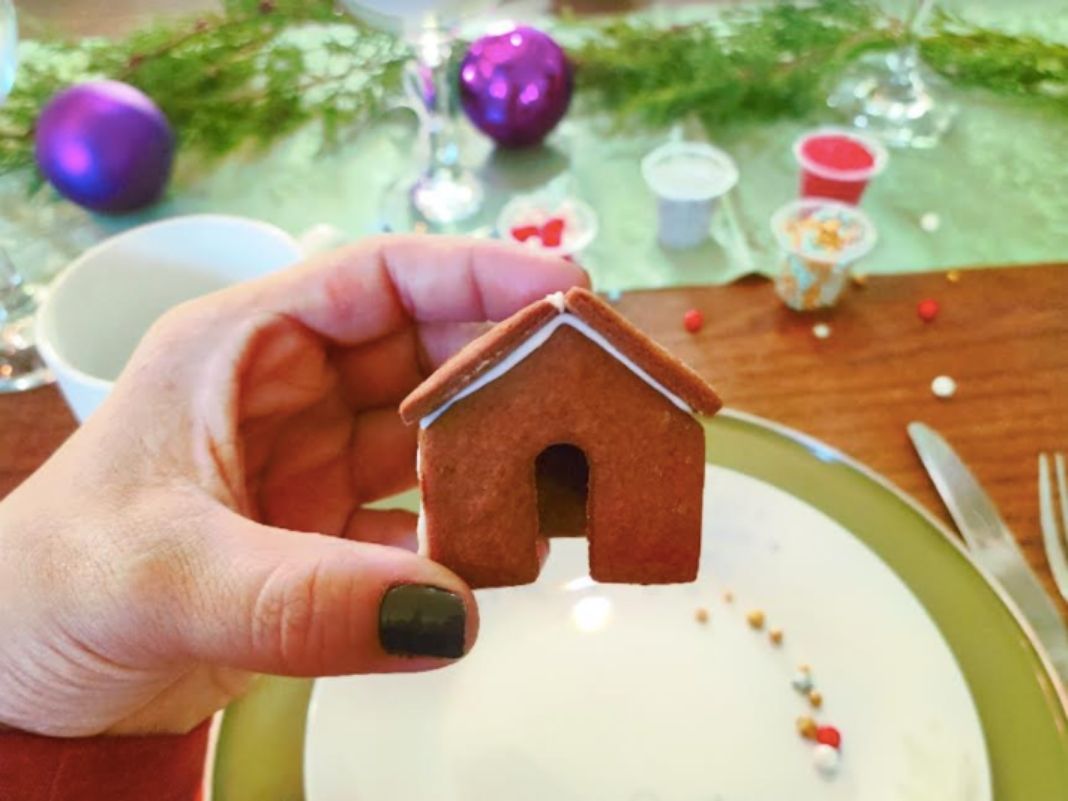 Mini Gingerbread House in a Wine Glass | Nov 17 White Bluffs Brewing